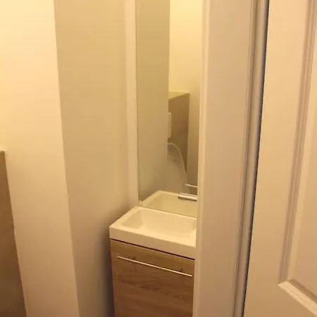 Paraderma Im Zentrum Bei Wien Apartament *