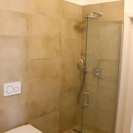 Paraderma Im Zentrum Bei Wien Apartament